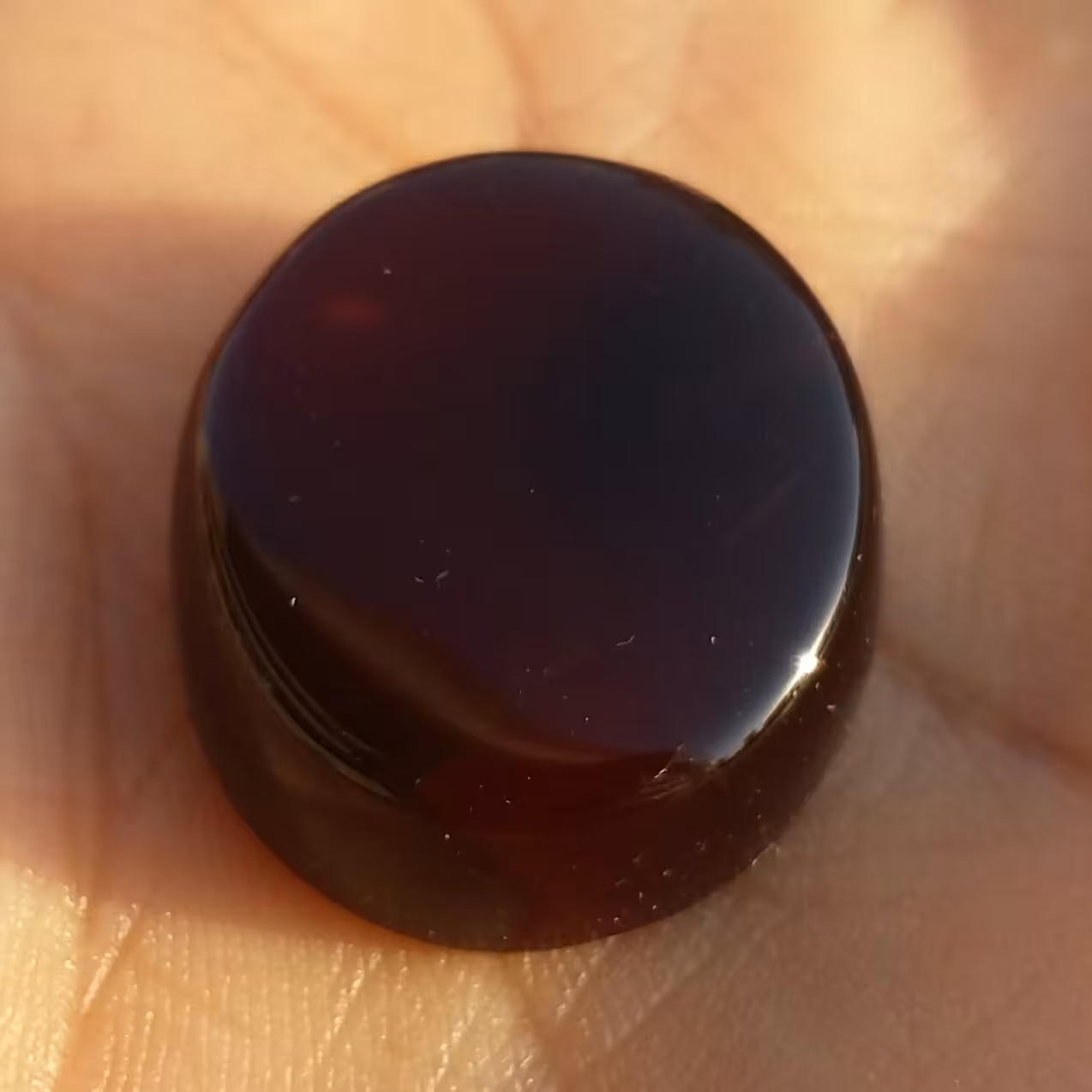 نگین عقیق شفت العبد بسیااار خاص دیدنی
قواره دار
تراش بی نقص
کاملا طبیعی
سایز مدالی درشت سنگین شااهکار خلقت