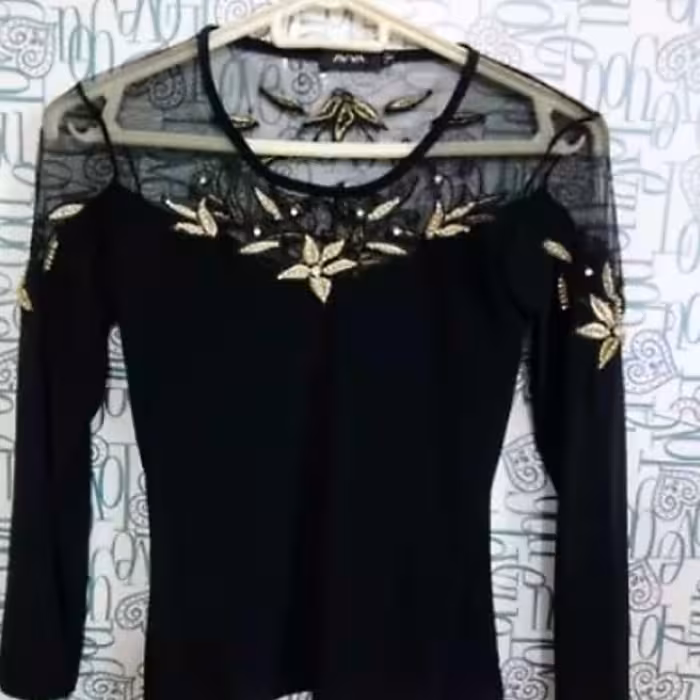 بلوززنانه مجلسی گلدوزی و  توردار فری سایزتا42