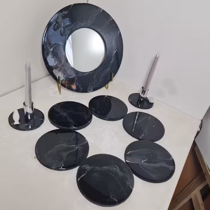 سفره هفتسین رزینی طرح سنگ ماربل سیاه ساده و شیک 