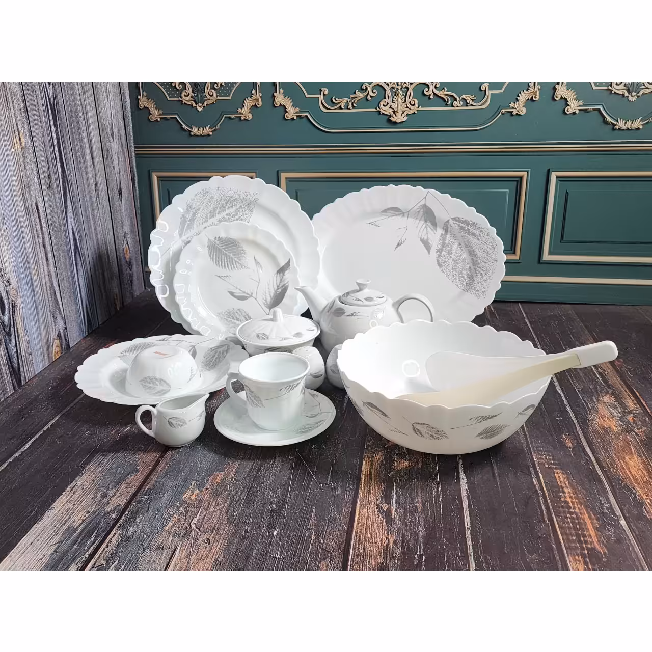 سرویس45پارچه پذیرایی و غذاخوری آرکوپال درجه یک طرح نیها طلایی و خاکستری موجود میباشد
 