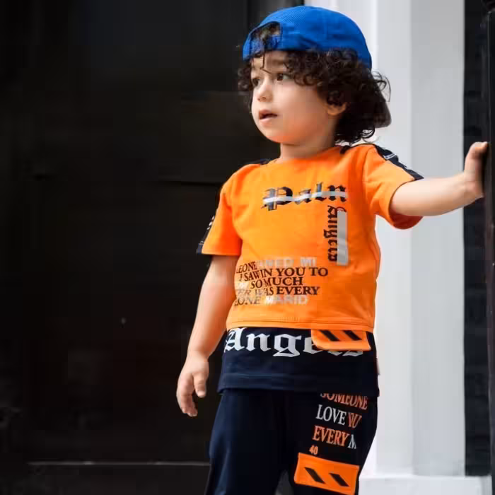 تیشرت و شلوارک پسرانه دو سایز (40 - 45) نارنجی - قرمز - زرد