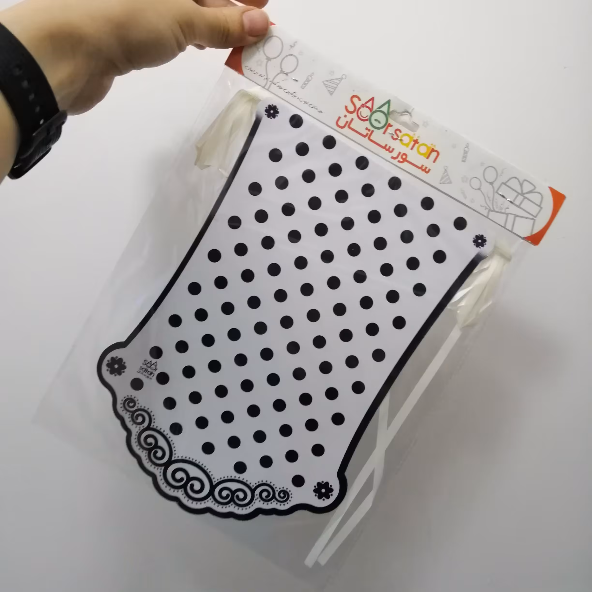  ریسه  پرچمی جشن و تم تولد سفید خال مشکی 