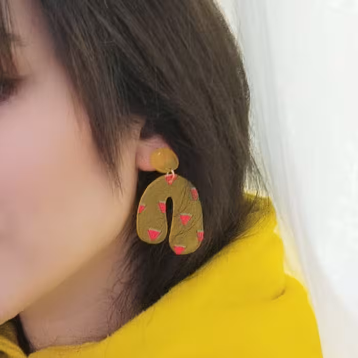 گوشواره تابستانی زیبا و کاربردی ساخته شده از رزین و میخ نقره