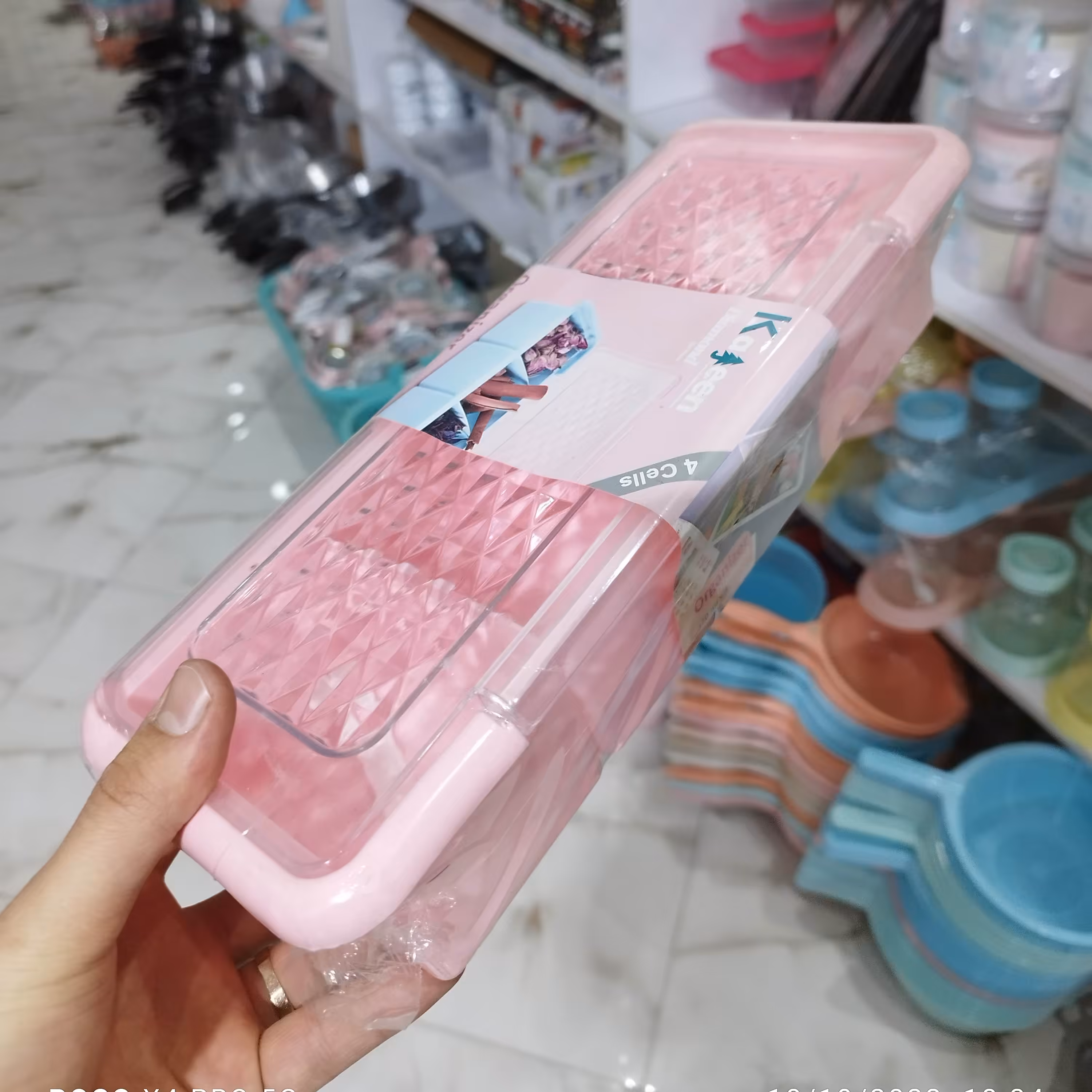 جا ادویه چهار خانه همراه چهار قاشق  در چهار رنگ 