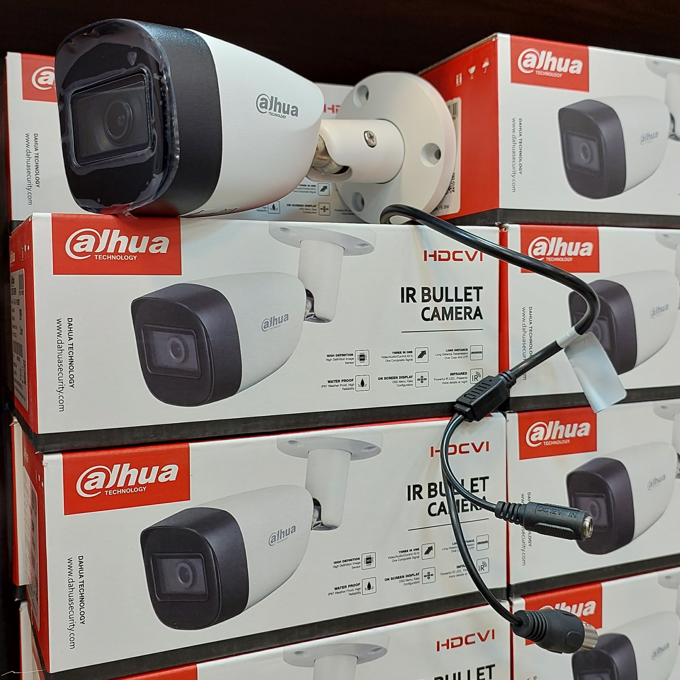 دوربین داهوا hd cvi 1200cmp  ضد آب فلزی 2 مگاپیکسل لنز عریض 28 گارانتی دار