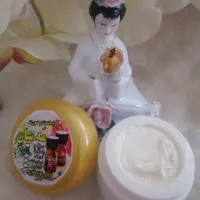 ژل کرم جوانساز ضد لک مه سان وزن تقریبا 30 گرم ترکیبی از روغنها و عصاره گیاهان ارگانیک ومفید برای پوست 