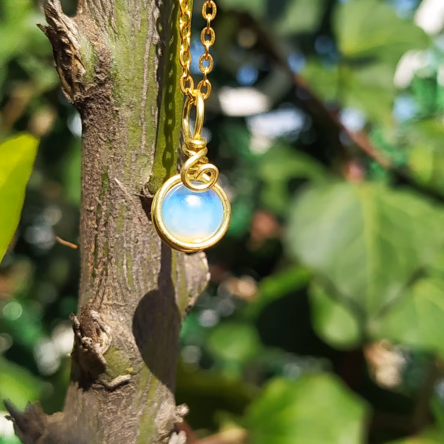 گردنبند مینیمال اوپالین منحصر به فرد و ساخته شده با برنج