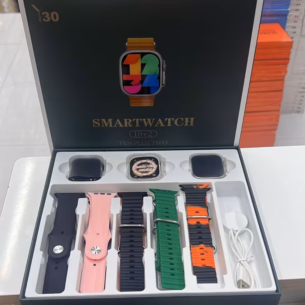 ساعت هوشمند y30. شامل 2 عدد ساعت و 10 بند متنوع. قابلیت اتصال به گوشی با بلوتوث شارژر وایرلس