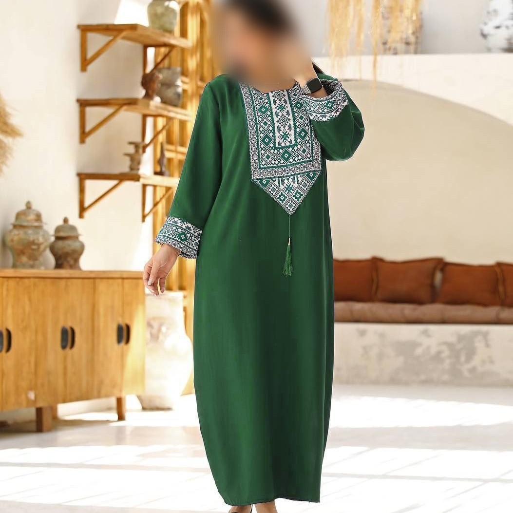 پیراهن بلند افسانه
جنس ابروبادی خرجکار کتییه
رنگ بندی مشکی سفیدقرمز سورمه ای سبز خردلی سرخابی کله غازی پوست پیازی