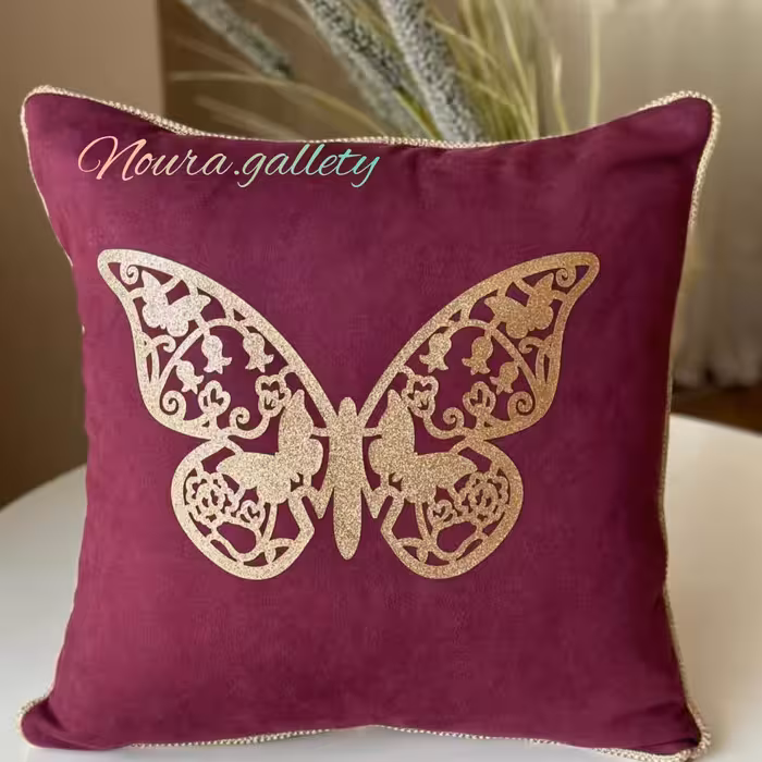 کوسن پروانه ای جنس از مخمل و چرم مصنوعی سایز 45 در 45 دارای زیپ مخفی