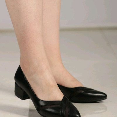 کفش پاشنه دار