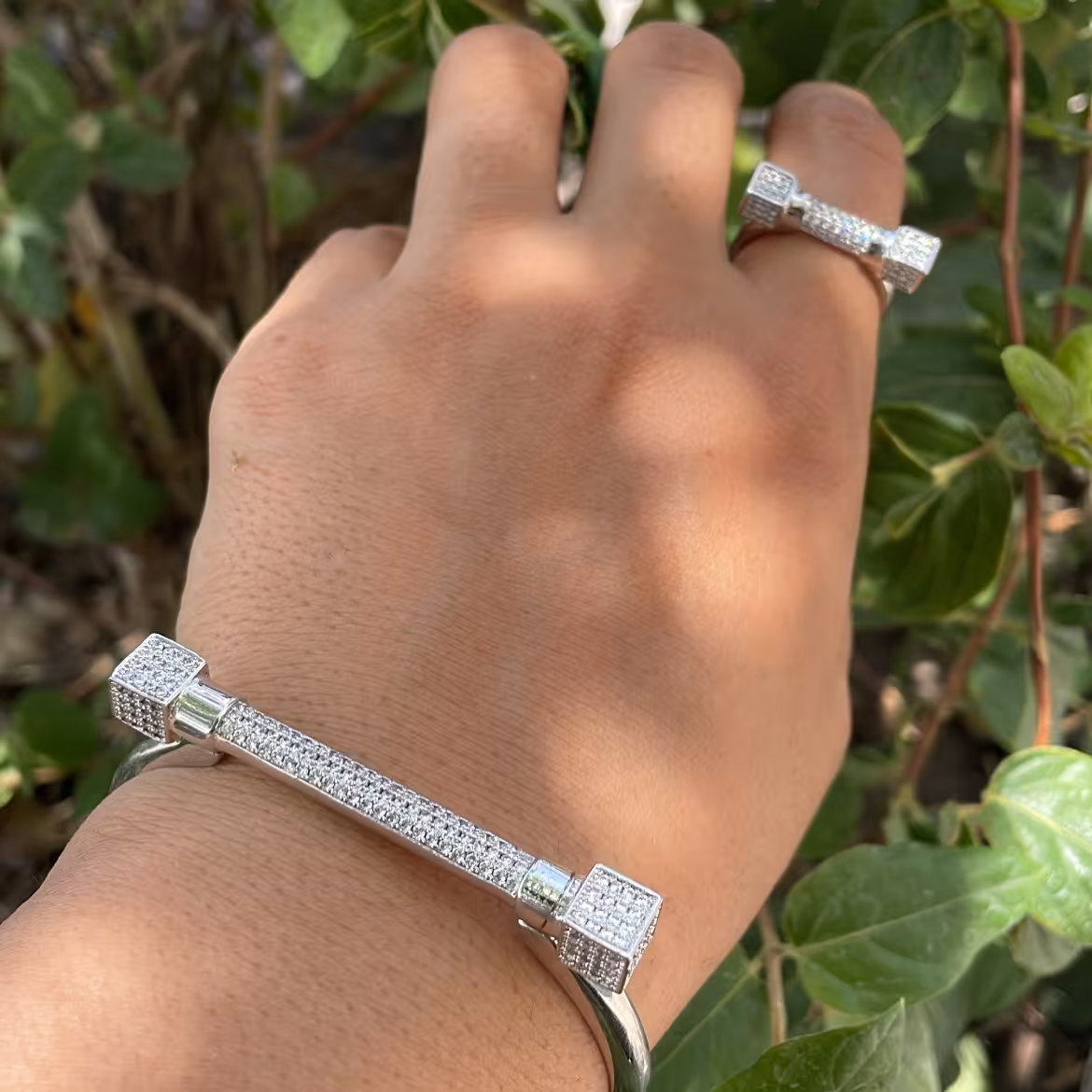 دستبند و انگشتر