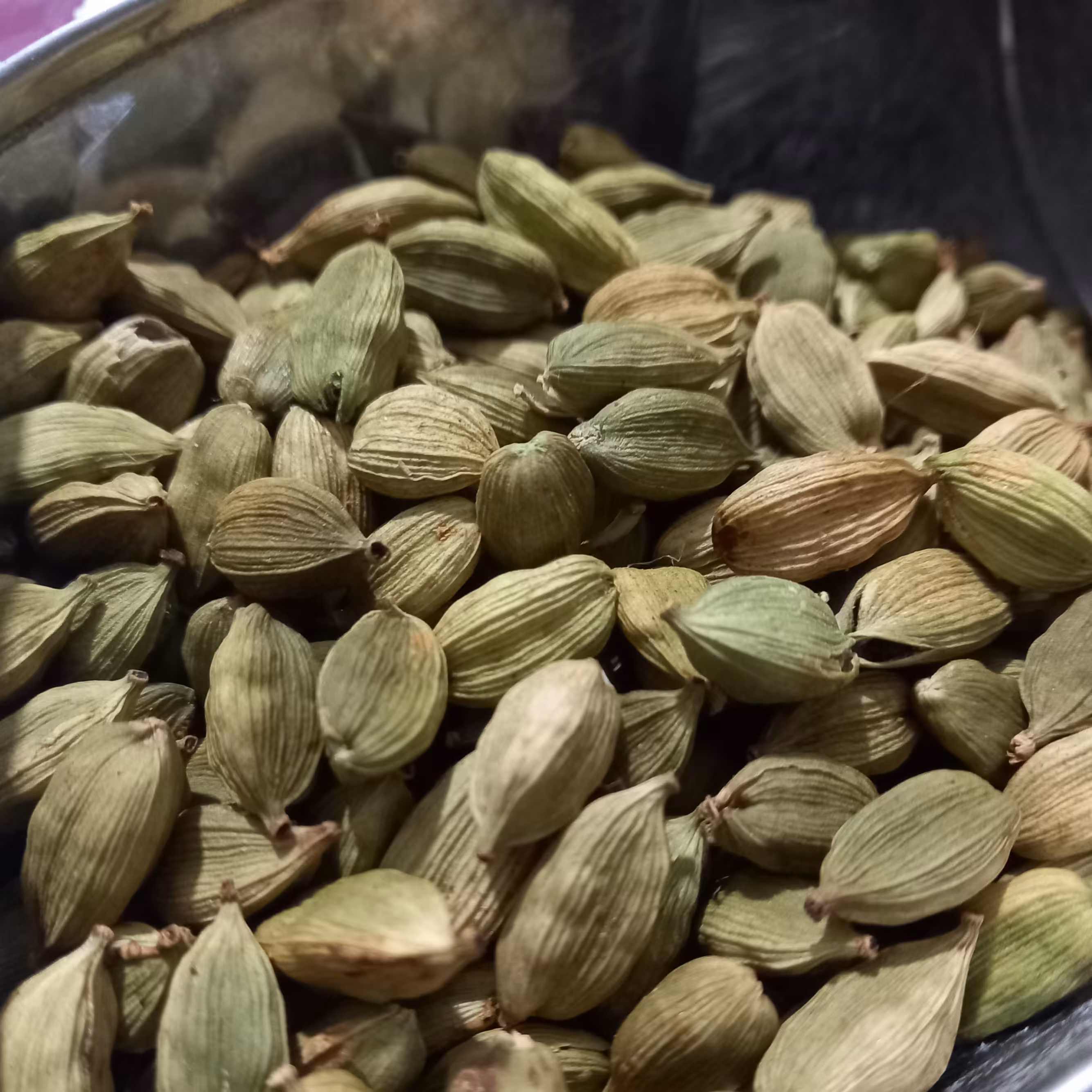 هل اکبر بنفش با طعم دهی و بوی بینظیر درشت و عالی 