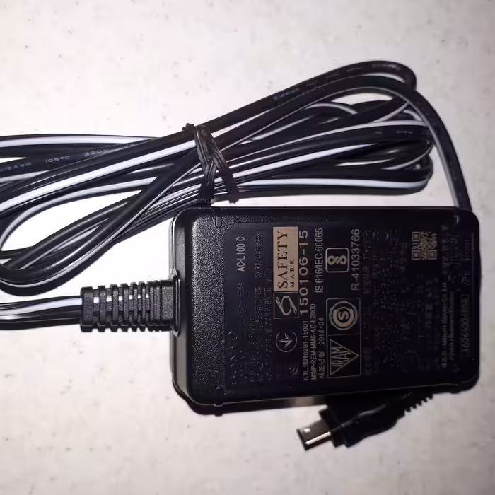 شارژر  اصلی سونی باطری های NP و اورجینال SONY NP 970  NP 960 NP 760  اصل ژاپن