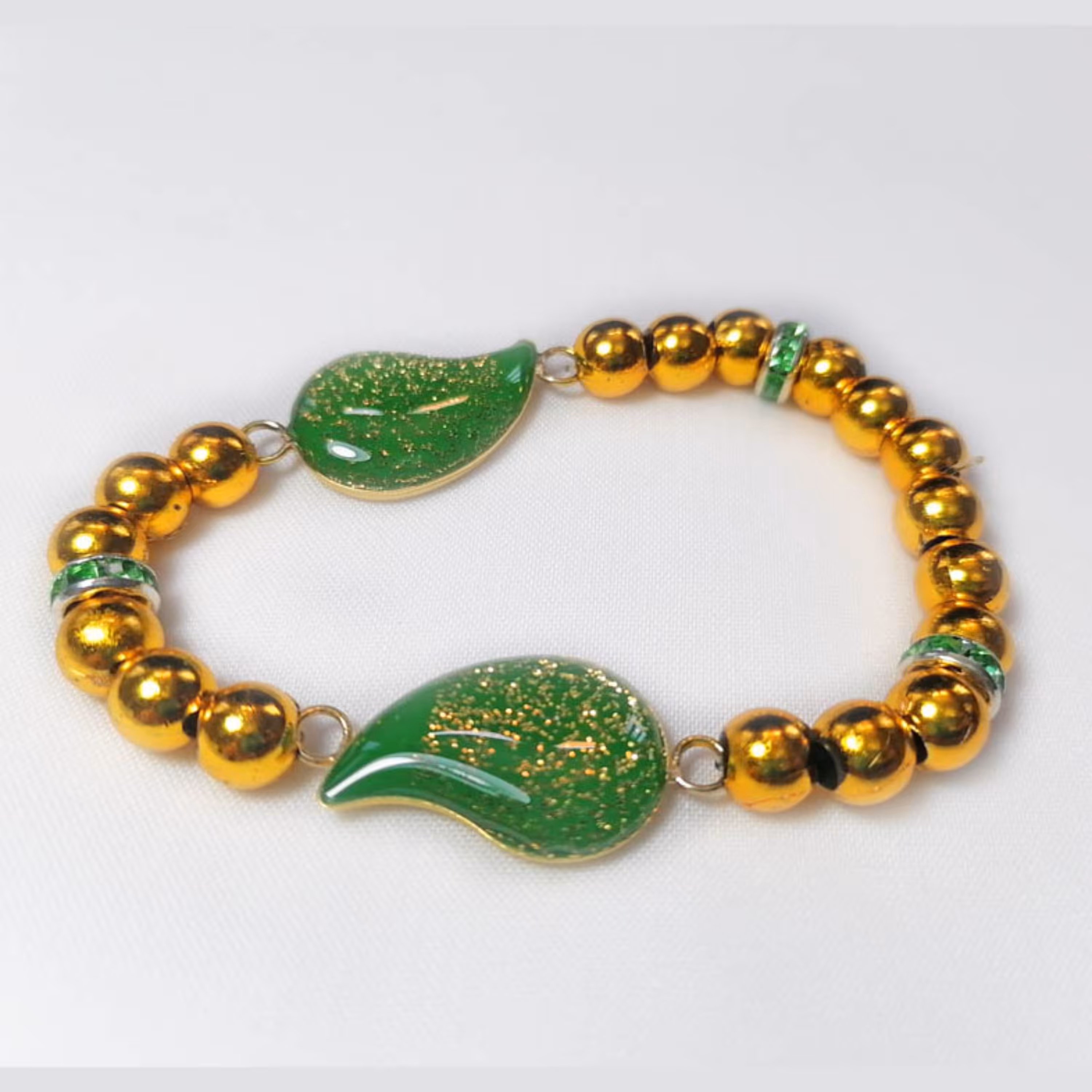 دستبند مروارید و کریستال طرح ترنج