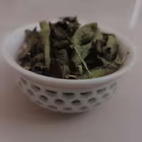 به لیمو خوش عطر و خوش طعم با بسته بندی 10 گرمی صهبا 