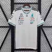 لباس فرمول یک مرسدس 2025 سفید