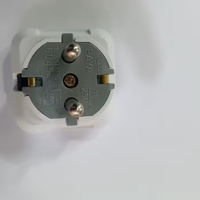 دوشاخه مربع پایا