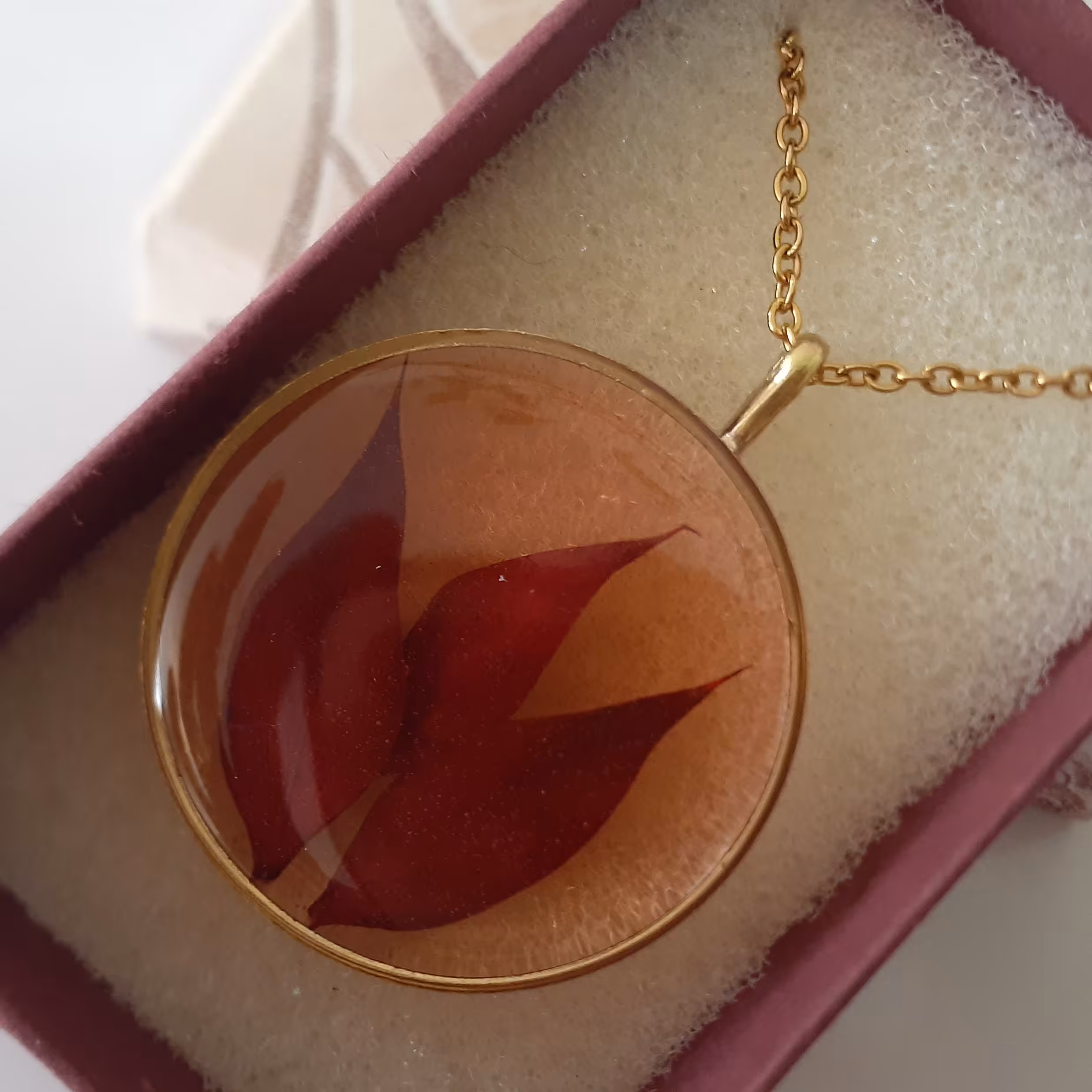 گردنبند برگ عناب رزینی و دستساز