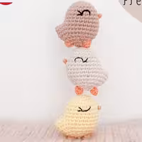 جوجه های ریزه میزه بافتنی. بسیار شیک و مناسب تهیه گیفت های تولد جمع و جور