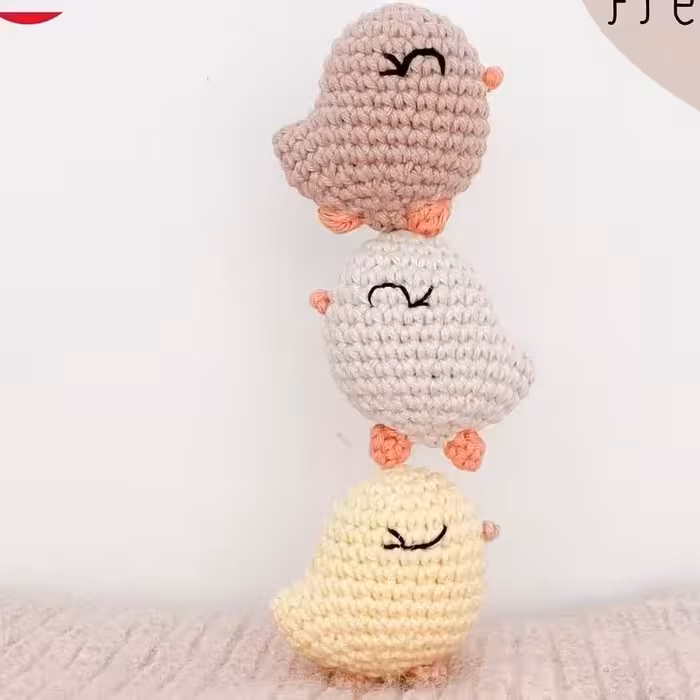 جوجه های ریزه میزه بافتنی. بسیار شیک و مناسب تهیه گیفت های تولد جمع و جور