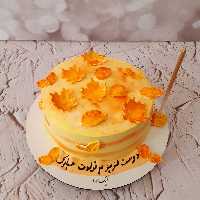کیک تولد پاییزی با برگهای پاییزی کیک خامه ای تم پاییری ارسال پس کرایه 