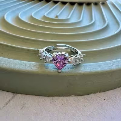 انگشتر قلب دور نگین