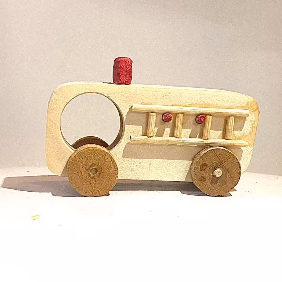 ماشین آتش نشانی اسباب بازی چوبی