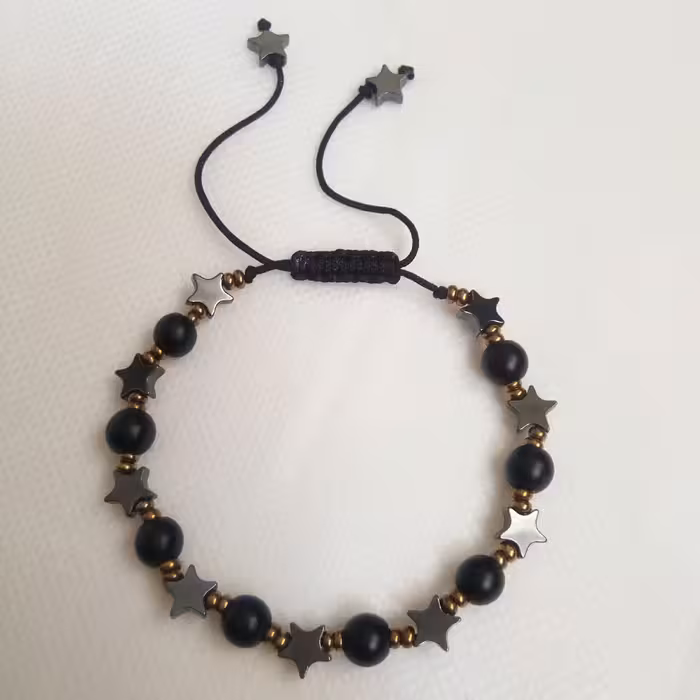 دستبند کشویی با مهره‌های اونیکس و حدید ستاره‌ای 