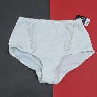 شورت اسمارا ESMARA سایز ایکس لارج 48 و 50 و سایز دو ایکس لارج 52 و 54 سفید گنی فاق نخی فاق بلند جنس عالی