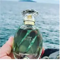 ادوپرفیوم زنانه هیرا فارماسی با رایحه فوق العاده و ماندگاری طولانی 