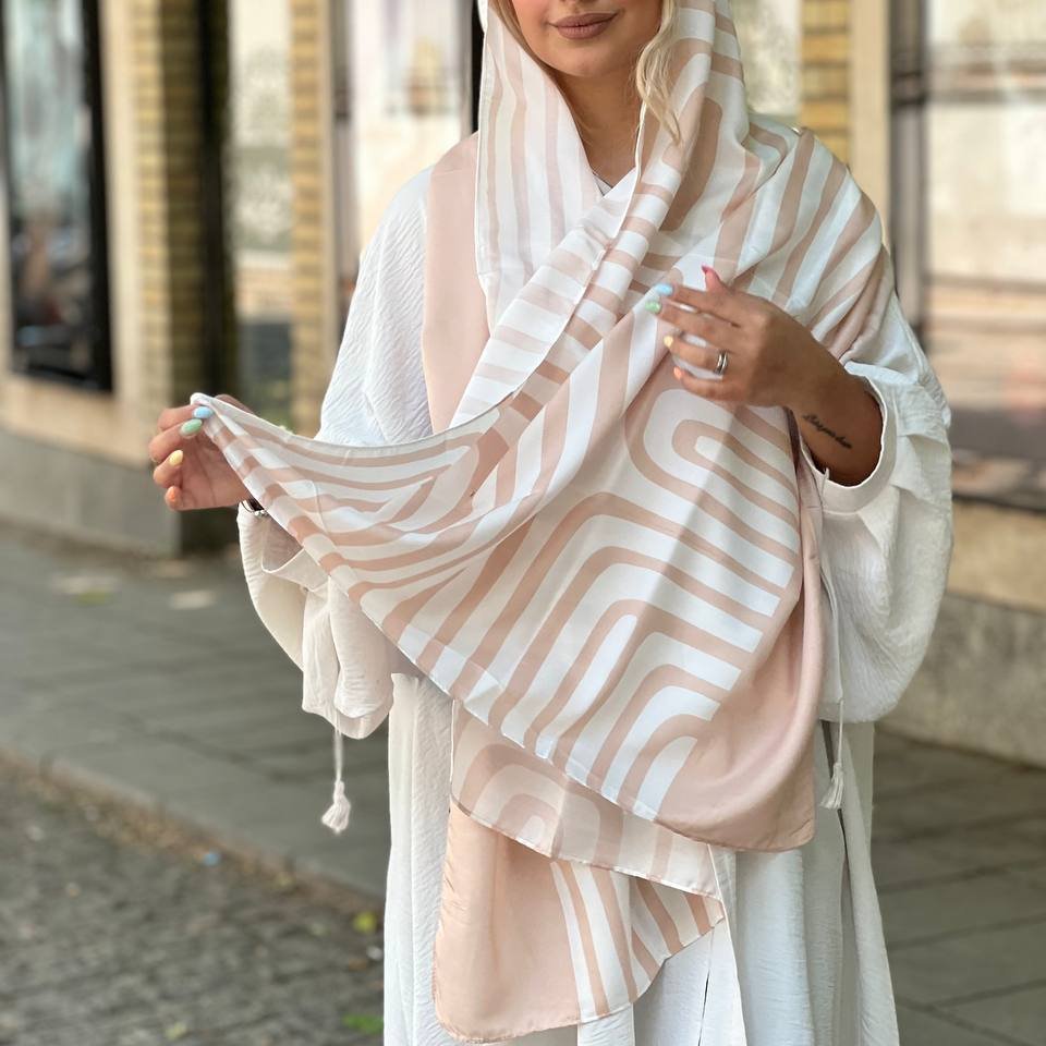شال زنانه نخی طرحدار جدید رنگ کرمی با ارسال رایگان کد r439