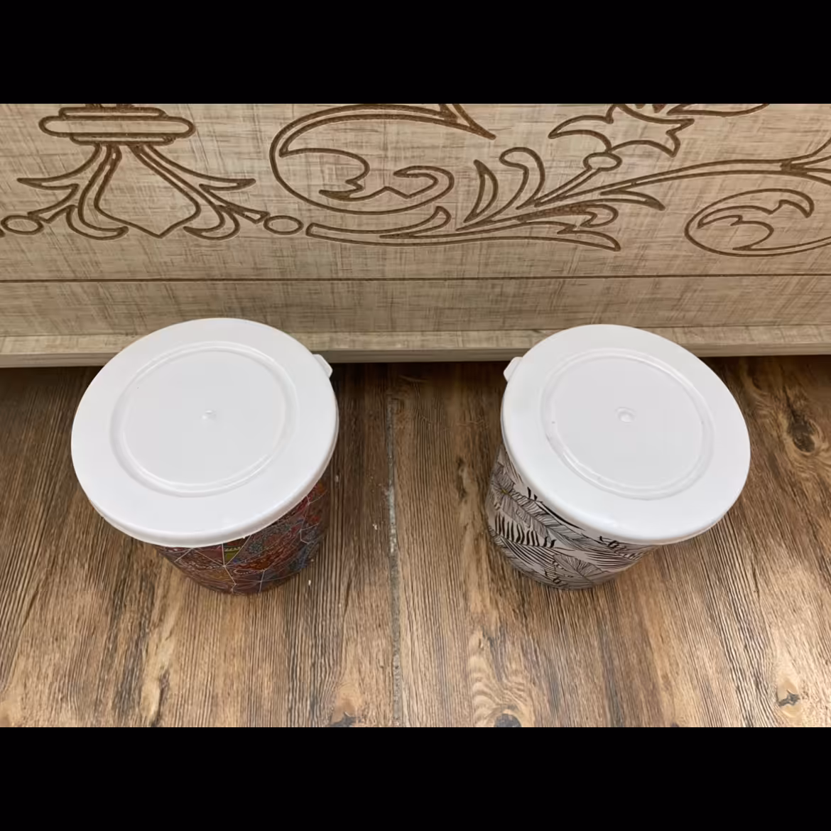 سطل درب دار با طرح متنوع