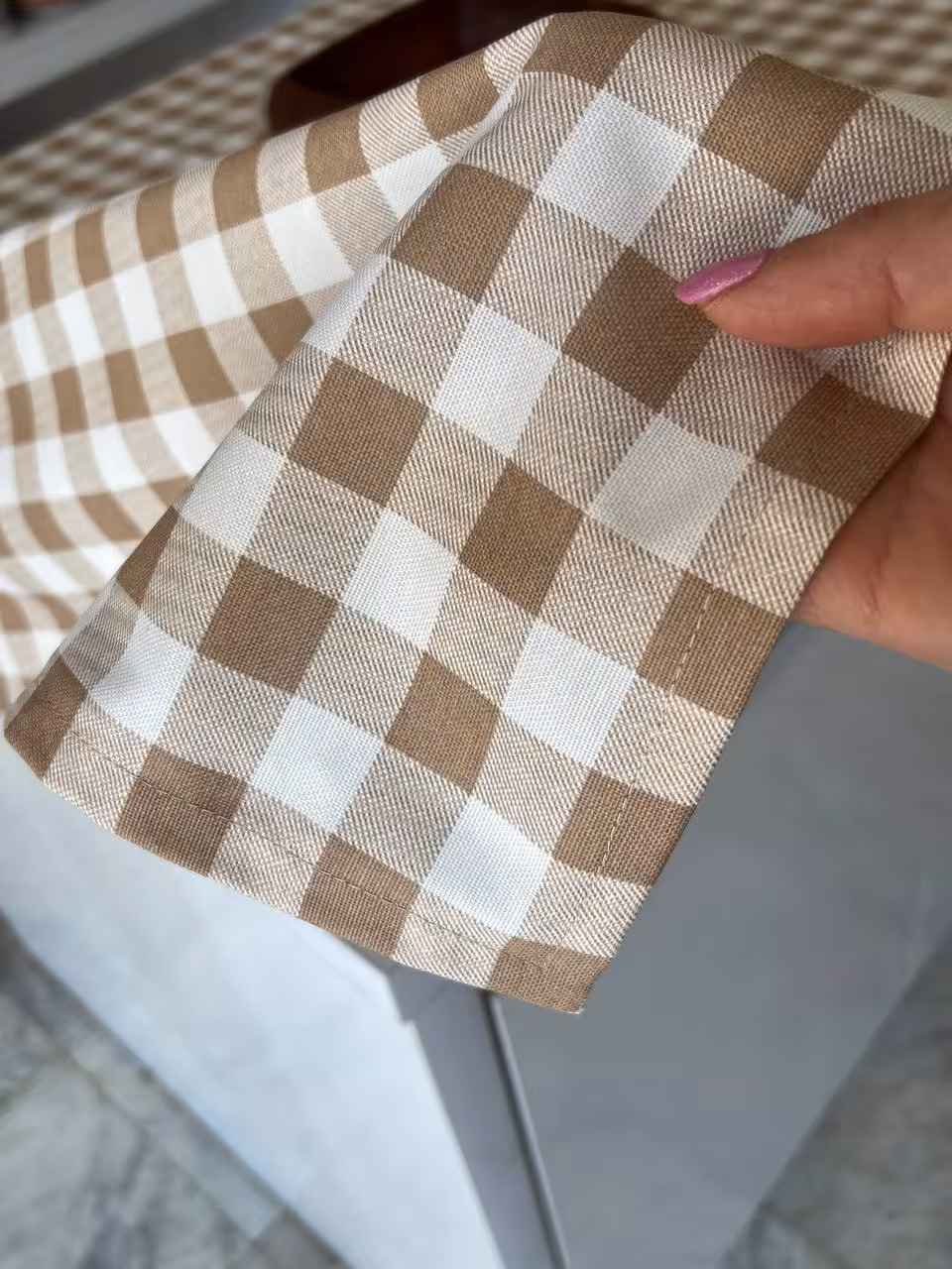 رومیزی داک چهارخانه نسکافه ای متوسط