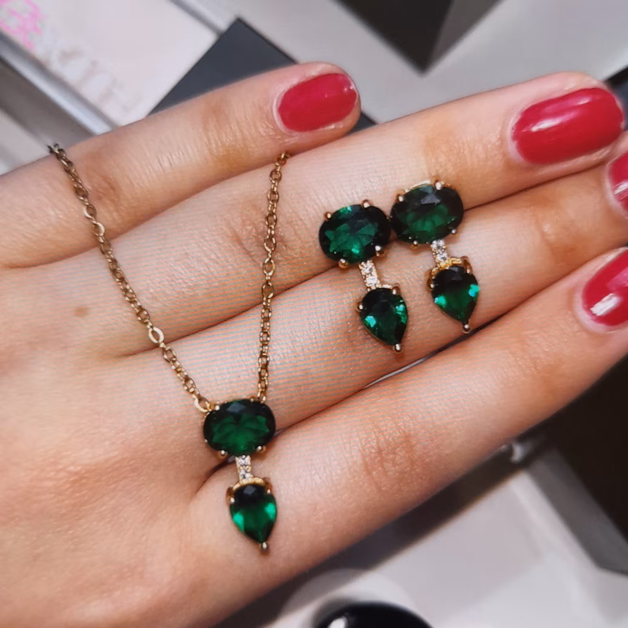 نیمست جواهری