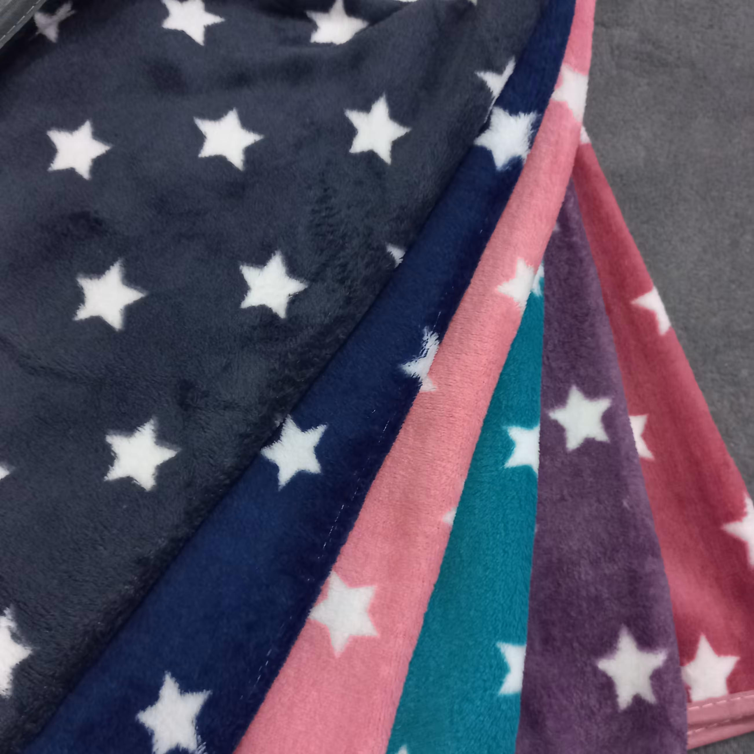 دستمال نانو و خارجی بارنگ بندی و طرح  ستاره و زیبا و بدون پرزدهی و رنگ دهی