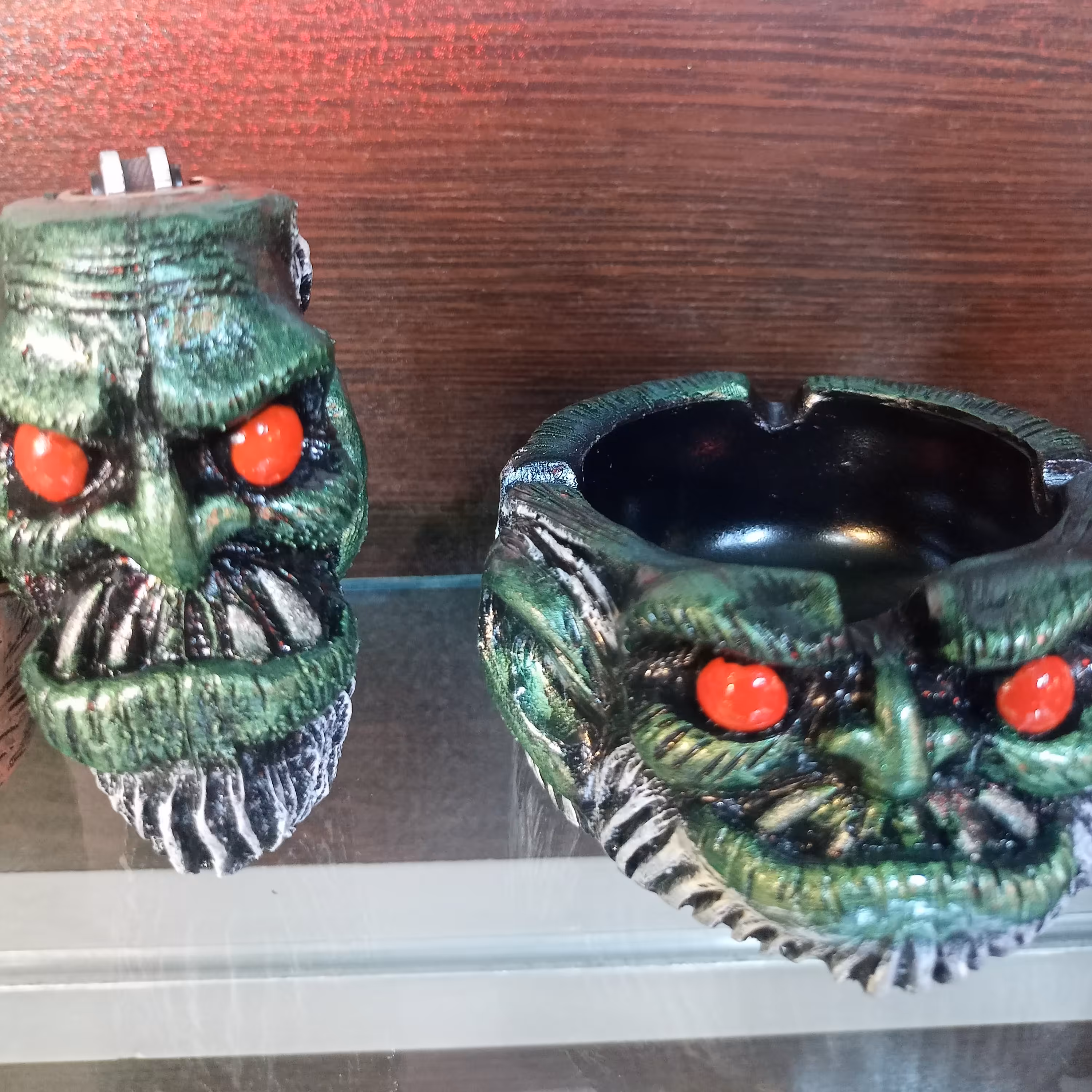 فندک و زیر سیگاری تزیینی ست 