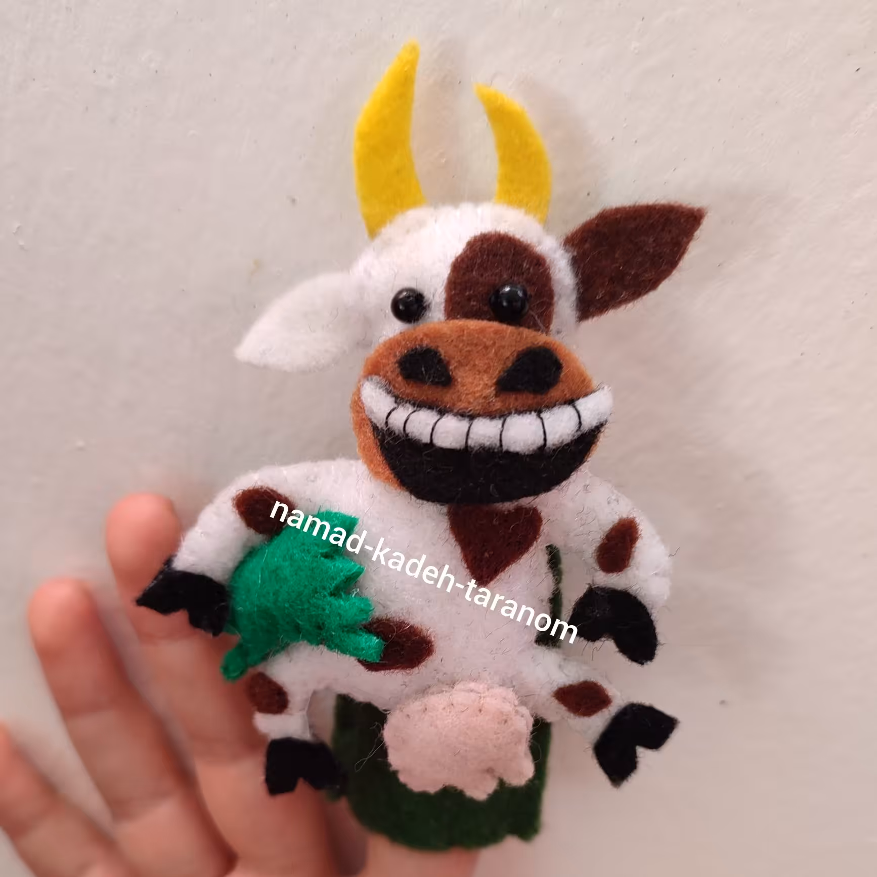 عروسک انگشتی نمدی گاو