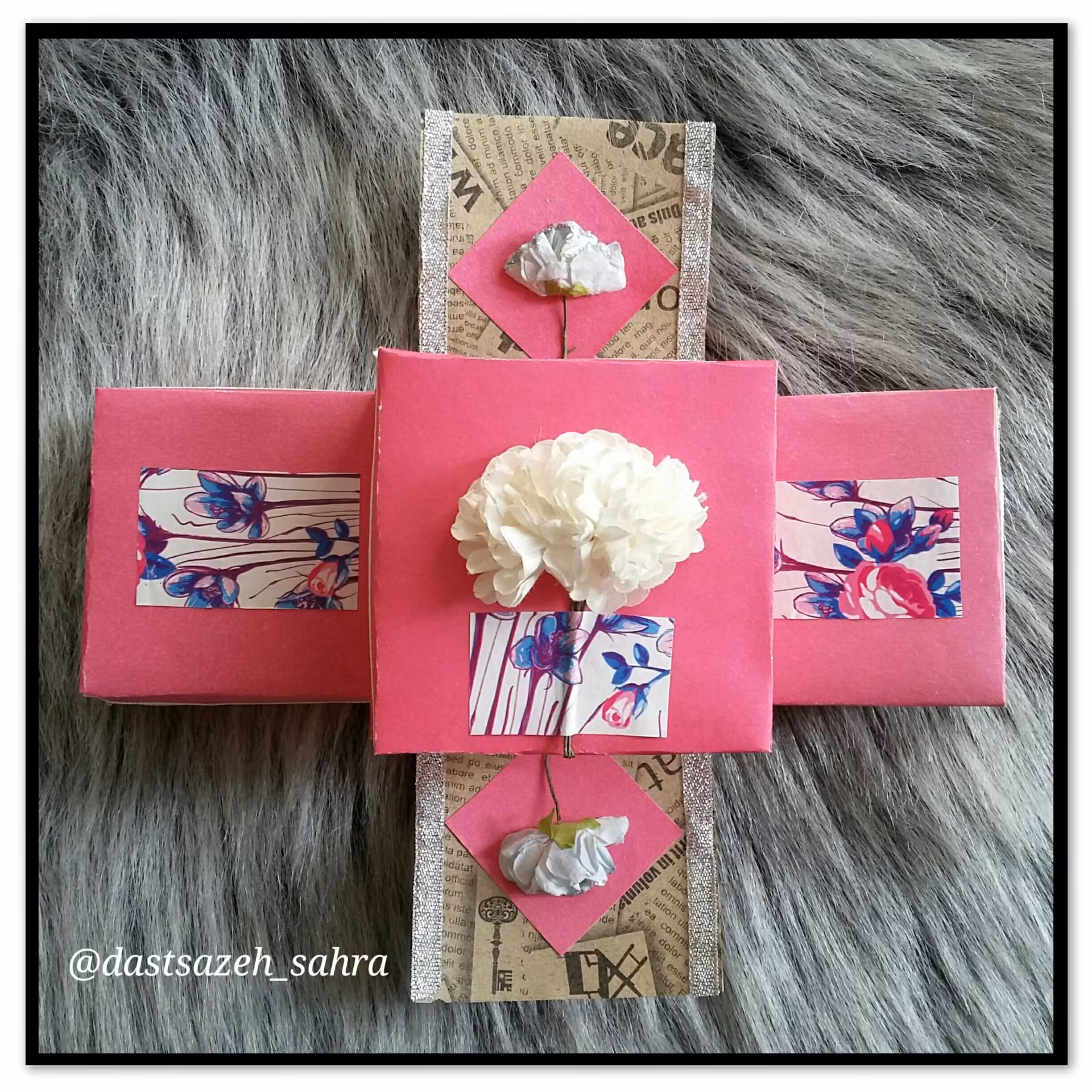 جعبه هدیه گل های کاغذی