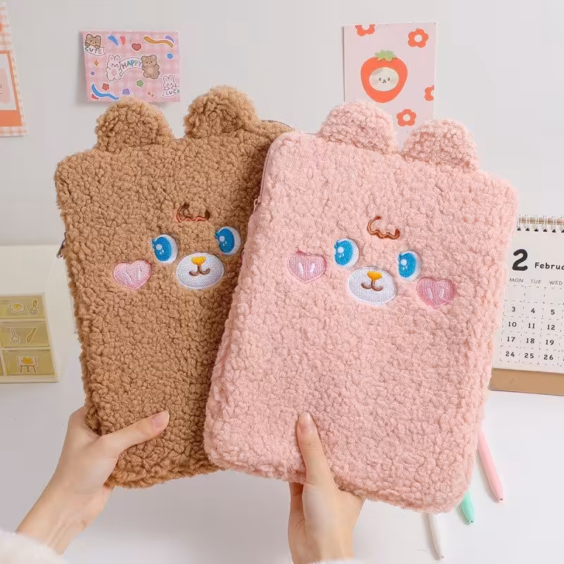 کیف تبلت پشمالو طرح خرسی دو رنگ صورتی و قهوه ای 