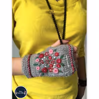 دستکش گلدوزی شده