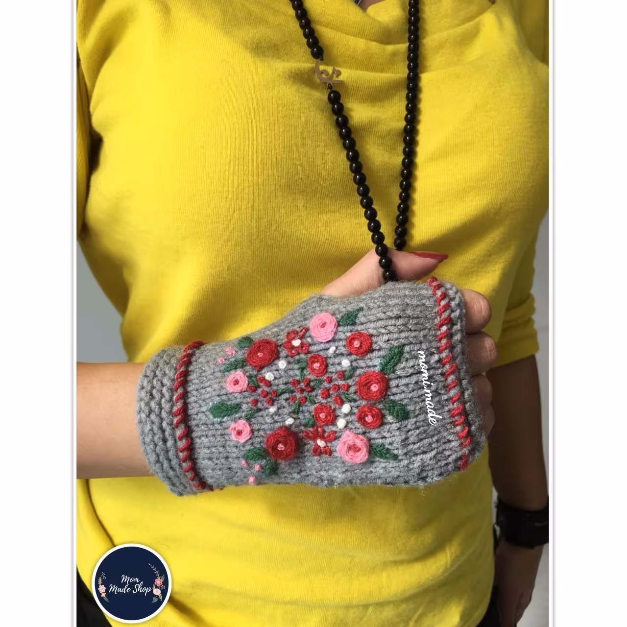 دستکش گلدوزی شده