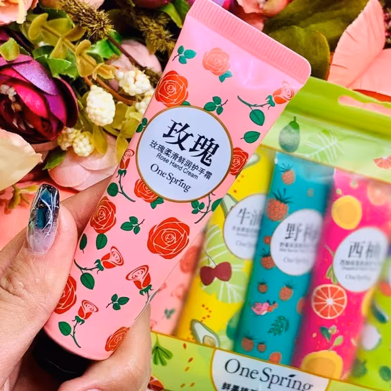 کرم مرطوب کننده و آب رسان وان سپرینگ حاوی عصاره  گل رز حجم 30 میلی لیتر