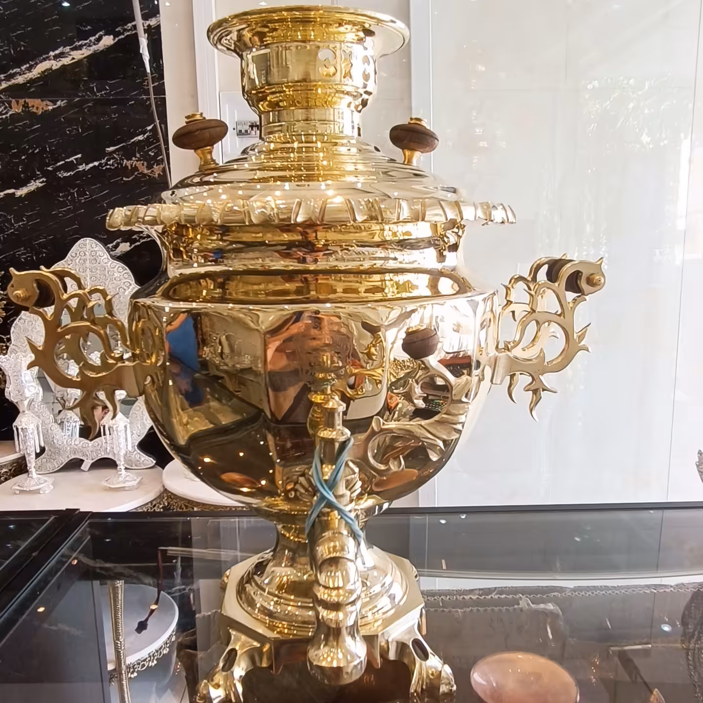 سماور زغالی مدل بلوط شش لیتری 