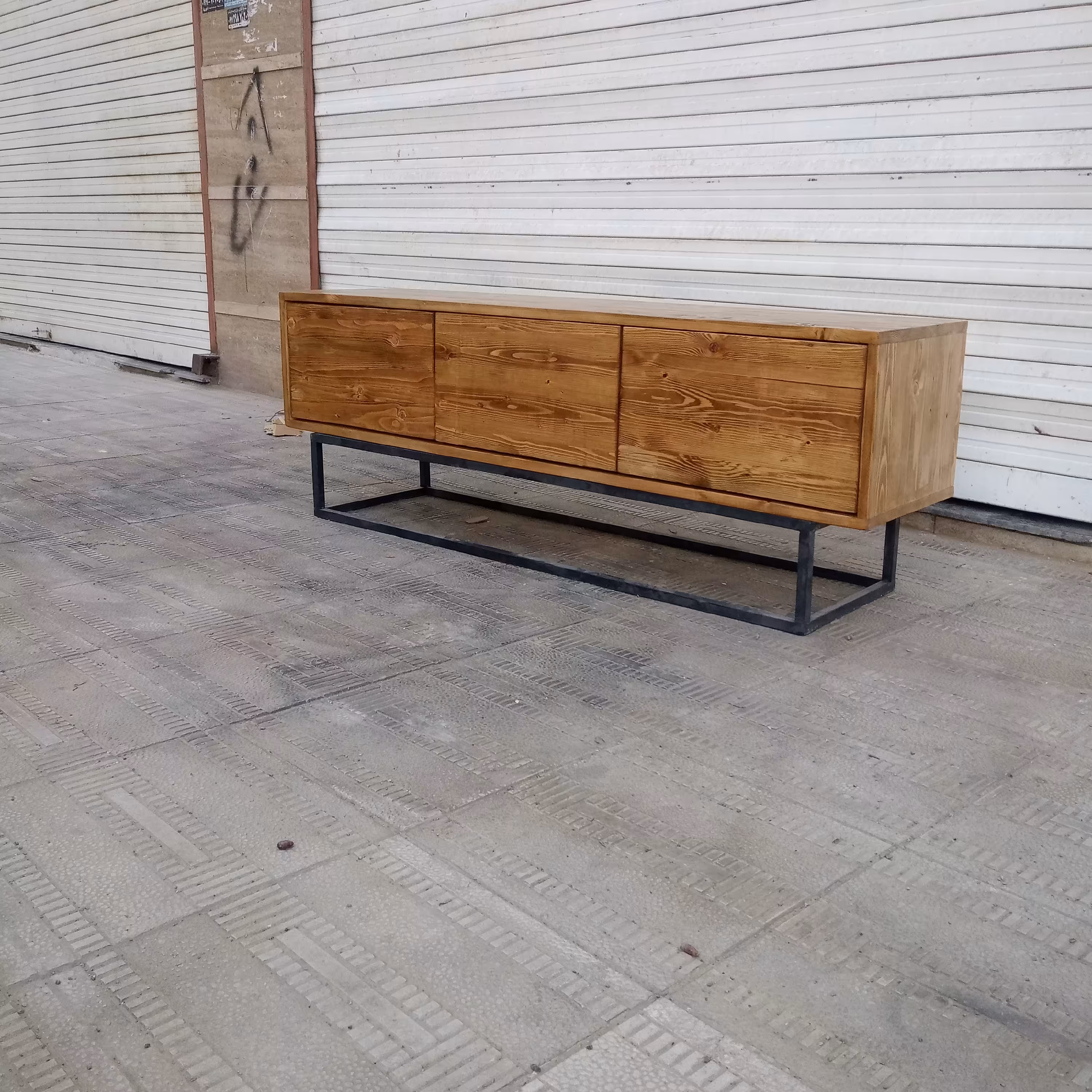 میز تلویزیون سبک روستیک چوبی فلزی 