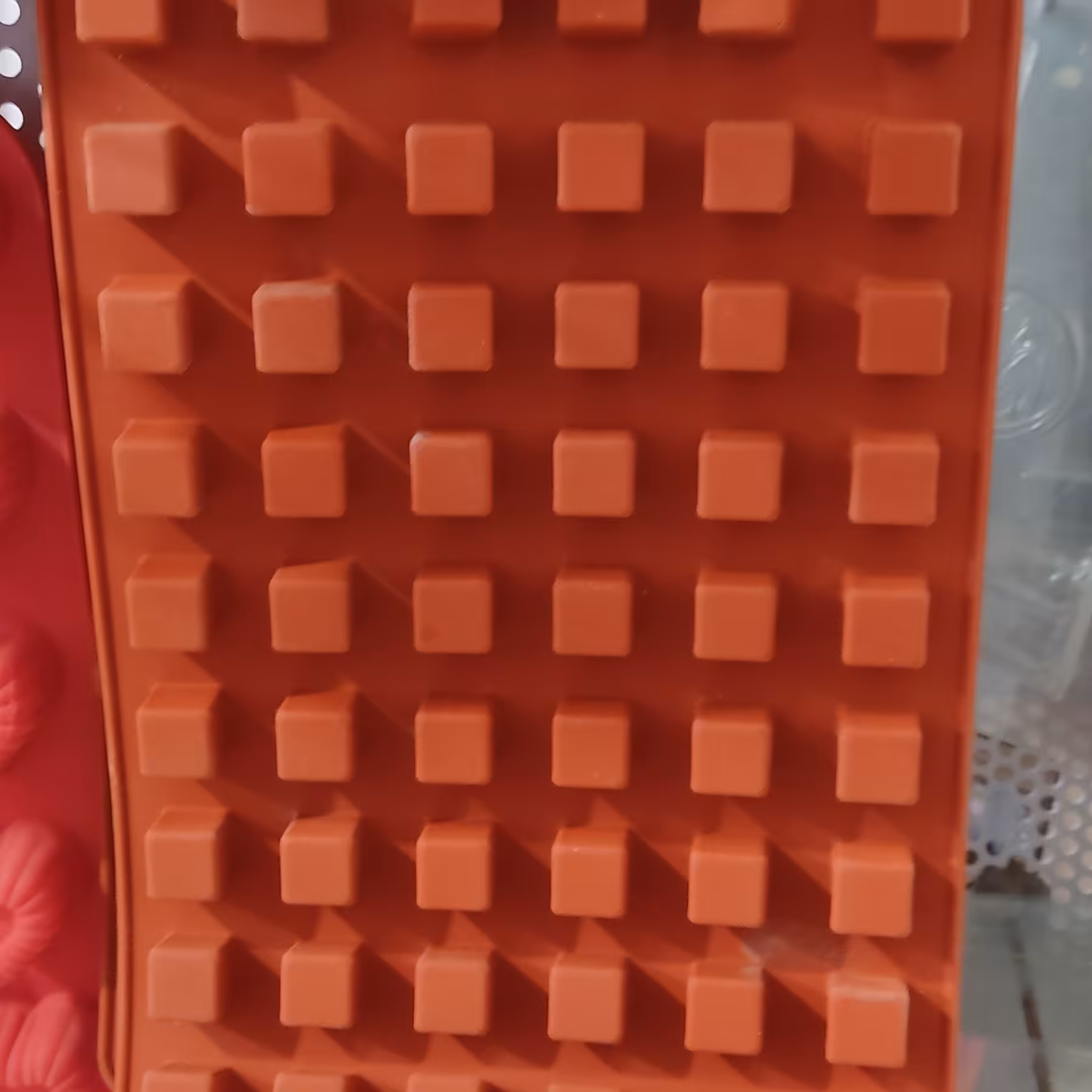 قالب مربع قالب مکعب مربع 54 خانه یک سانت و نیم مخصوص غذای حیوانات و  قالب حبه قالب عناب