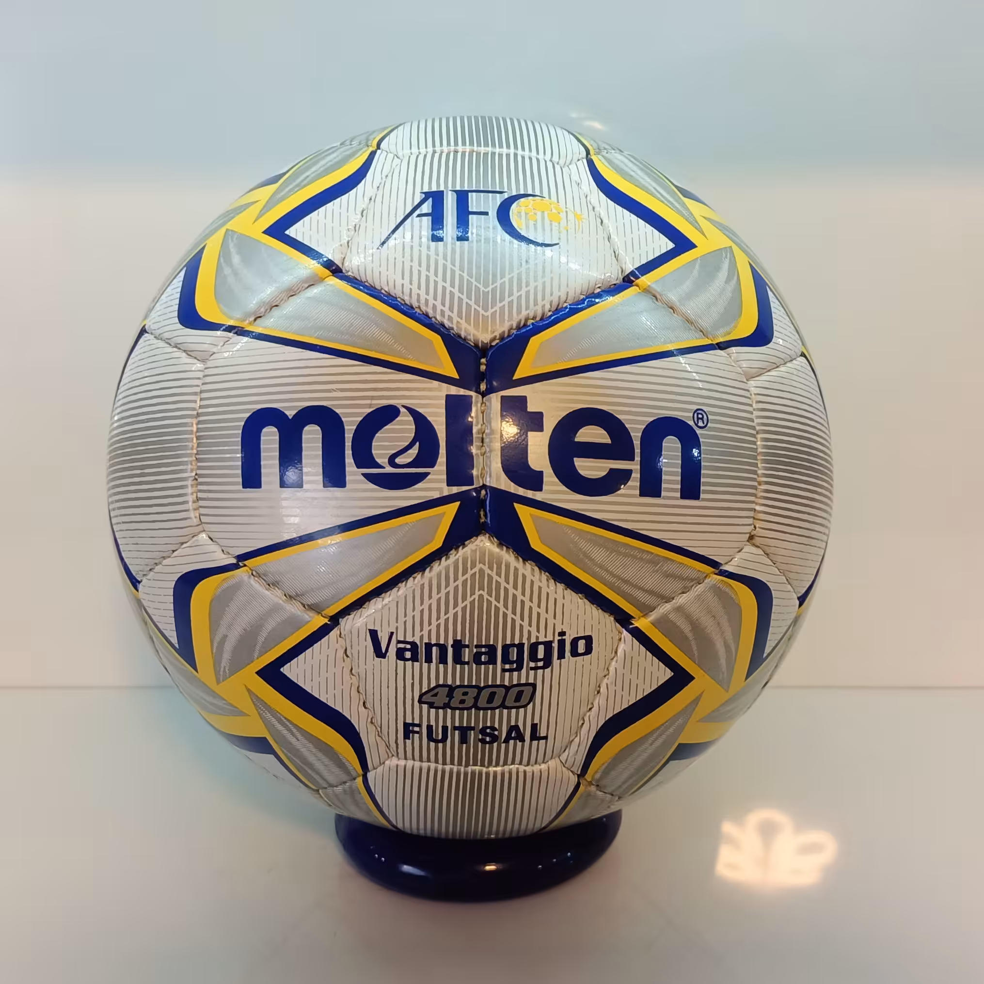 توپ فوتسال (سالنی،تنبل)مولتن Vantaggio اصل