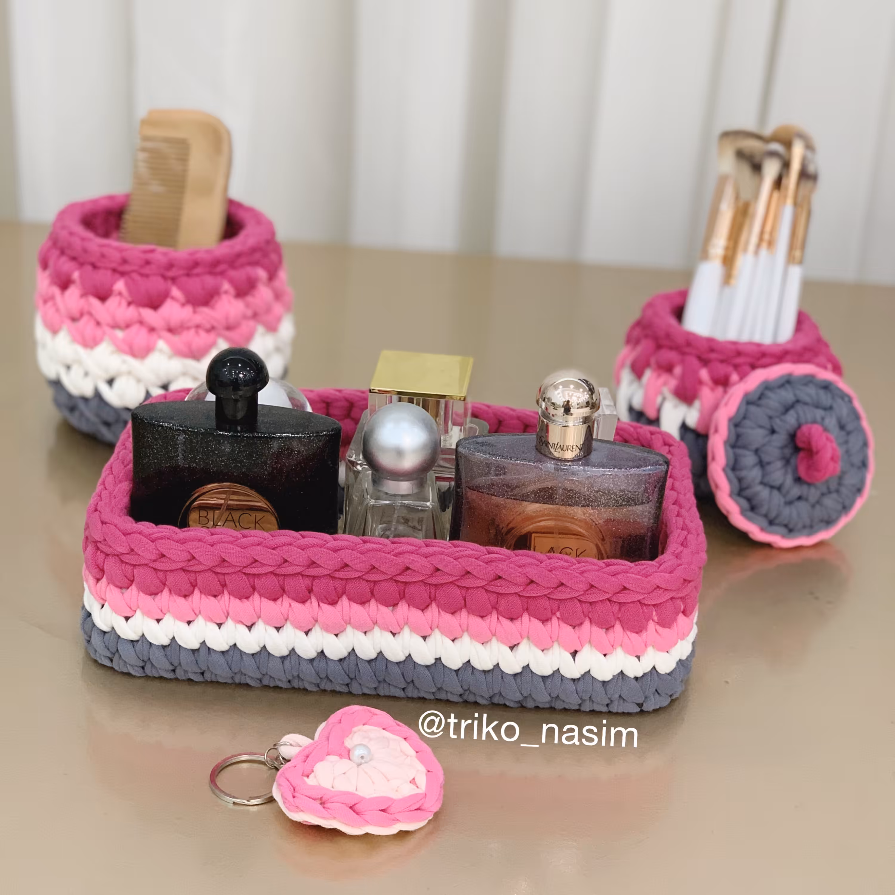 باکس های کاربردی لوازم آرایشیJ