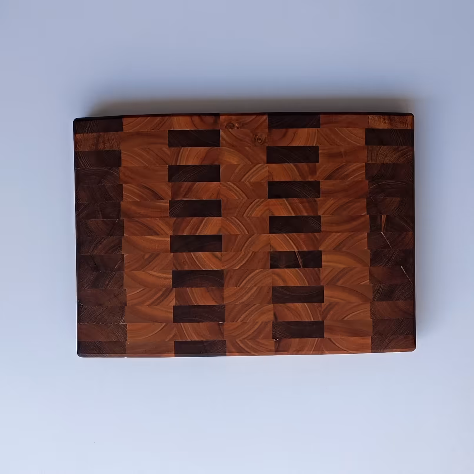 تخته سرو  چوب کهور  دارای پایه پلاستیکی با پوشش گیاهی  قابلیت شستشو