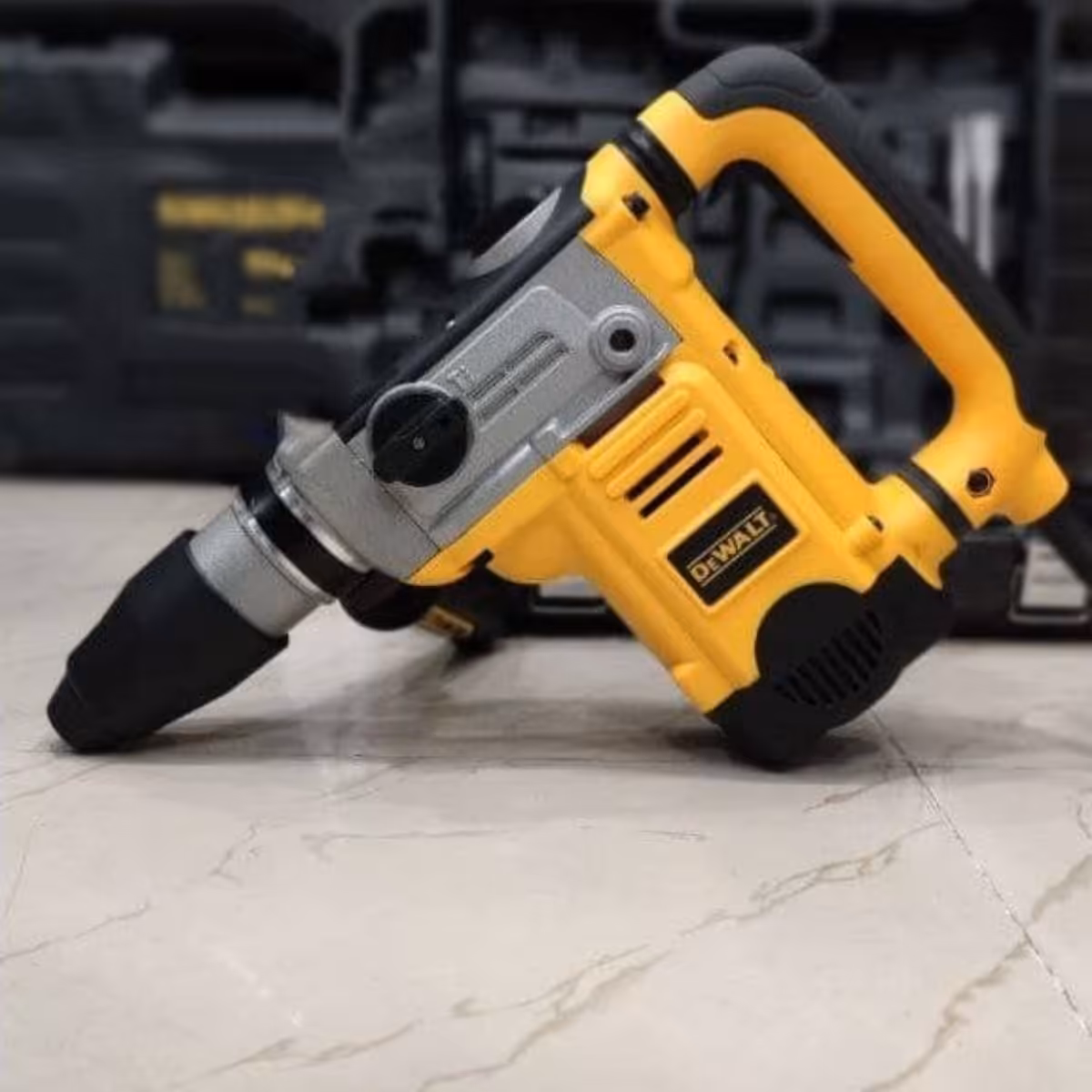 دریل تخریب دیوالت 2500 وات مدل 3015
توان 2500 وات
سرعت گردش 970 دور در دقیقه
